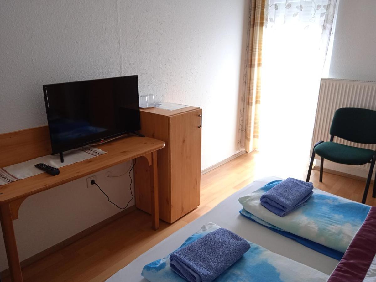 Agria Wellness Guesthouse Eger Bagian luar foto